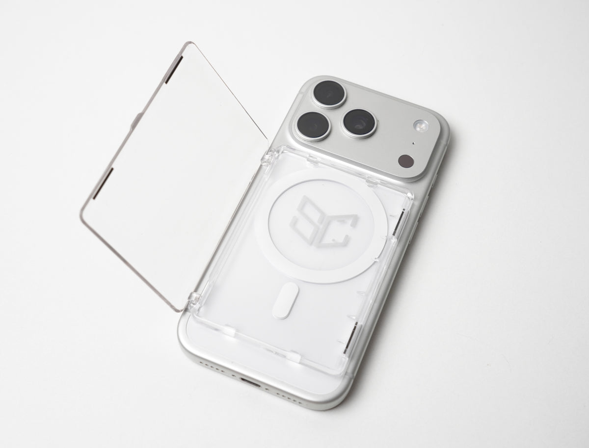 SHOWCASED®  K-Pop Photocard Display (MagSafe Compatible)